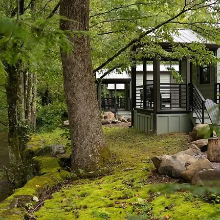 Water View Cabin - Fishing Lake - Groundhog Cabin